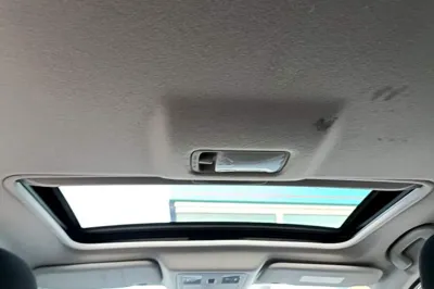 Nissan Tiida 2019, 80300 км, за 9108 USD - фото 21