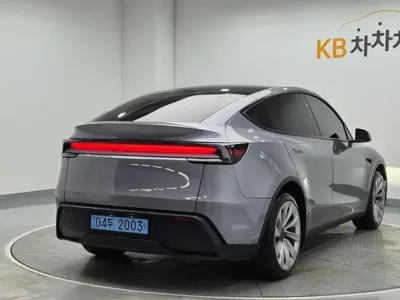 Tesla Model Y 2025, 11045 км, за 29473.55 USD