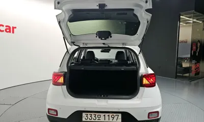 Hyundai Venue 2023, 54845 км, за 12283.23 USD - фото 20
