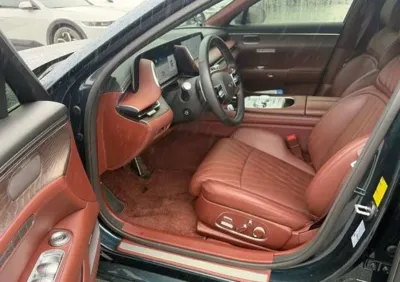 Genesis G90 2023, 55743 км, за 8443 USD