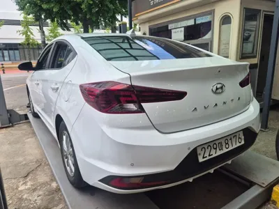 Hyundai Avante 2020, 73741 км, за 8794.79 USD