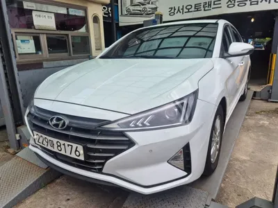Hyundai Avante 2020, 73741 км, за 8794.79 USD