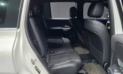 Mercedes-Benz GLB-Class 2021, 29100 км, за 21290.39 USD - фото 12