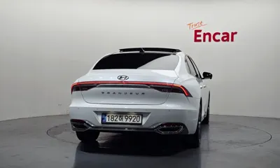 Hyundai Grandeur 2022, 141098 км, за 12806.34 USD