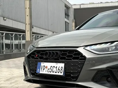 Audi S4 2023, 35000 км, за 33136.5 USD