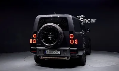 Land Rover Defender 2024, 7294 км, за 67656.31 USD