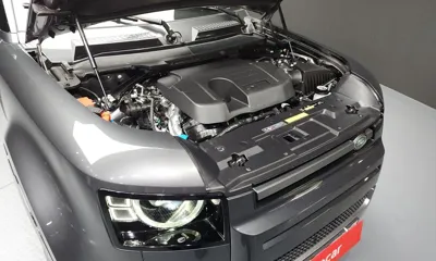 Land Rover Defender 2024, 7294 км, за 67656.31 USD - фото 6