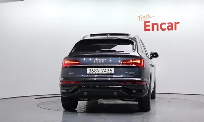 Audi Q5 2023, 10667 км, за 29801.3 USD