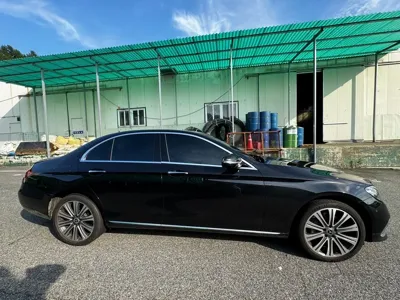 Mercedes-Benz E-Class 2023, 25500 км, за 35137.1 USD