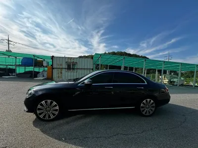 Mercedes-Benz E-Class 2023, 25500 км, за 35137.1 USD
