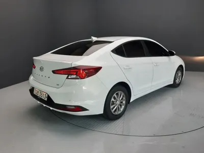 Hyundai Avante 2019, 32000 км, за 8391.89 USD