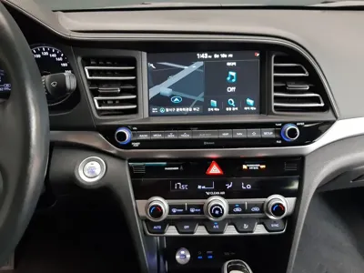 Hyundai Avante 2019, 32000 км, за 8391.89 USD - фото 14