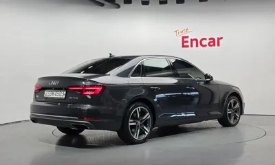 Audi A4 2019, 125297 км, за 10293.17 USD