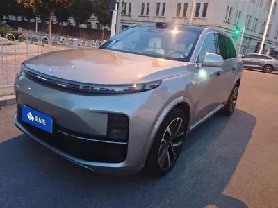 Li Auto Li L8 · 2023 год
