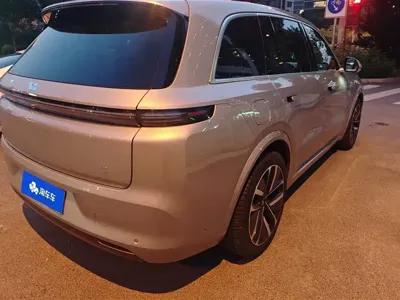 Li Auto Li L8 2023, 63700 км, за 30017.08 USD