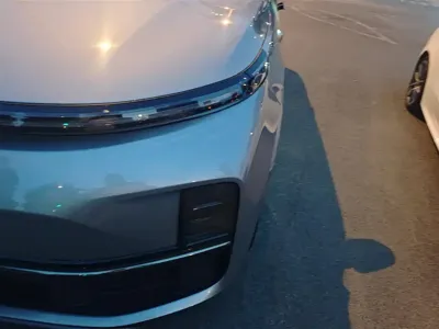 Li Auto Li L8 2023, 63700 км, за 30017.08 USD