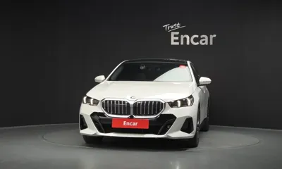 BMW 5-Series 2025, 6840 км, за 47860.89 USD