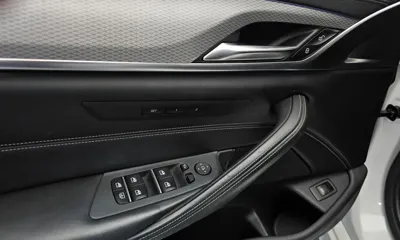 BMW 5-Series 2018, 102985 км, за 17120.58 USD - фото 28