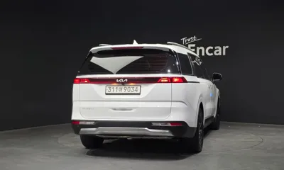 Kia Canival 2023, 61648 км, за 19425.17 USD