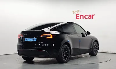 Tesla Model Y 2022, 74275 км, за 26847.81 USD
