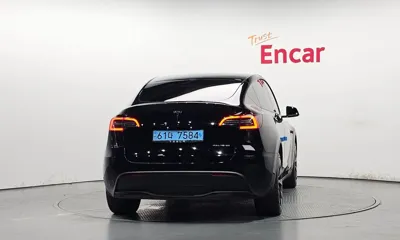 Tesla Model Y 2022, 74275 км, за 26847.81 USD