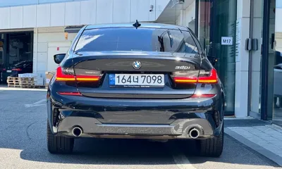 BMW 3-Series 2022, 37570 км, за 21452.24 USD