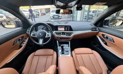 BMW 3-Series 2022, 37570 км, за 21452.24 USD