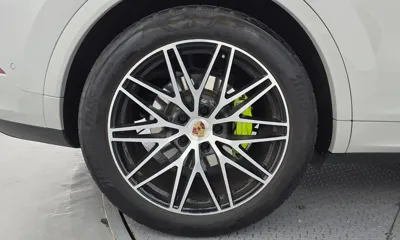 Porsche Cayenne 2025, 43067 км, за 91243.27 USD