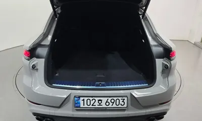 Porsche Cayenne 2025, 43067 км, за 91243.27 USD - фото 31