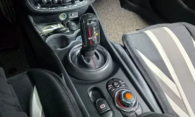 MINI Clubman 2021, 59889 км, за 14375.74 USD - фото 9