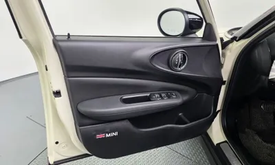 MINI Clubman 2021, 59889 км, за 14375.74 USD - фото 24