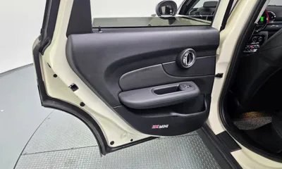 MINI Clubman 2021, 59889 км, за 14375.74 USD - фото 25
