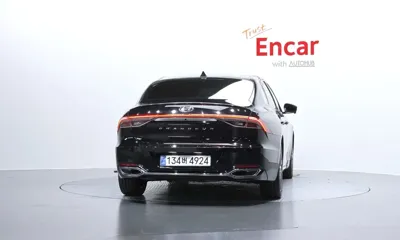 Hyundai Grandeur 2022, 78653 км, за 15244.31 USD