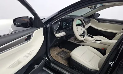 Hyundai Grandeur 2022, 39084 км, за 19478.84 USD - фото 11