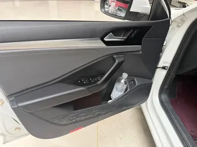 Volkswagen Sagitar 2021, 120000 км, за 7732.1 USD - фото 7