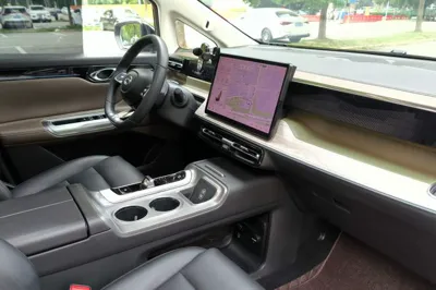 GAC Trumpchi E8 New Energy 2024, 78300 км, за 23491 USD - фото 38