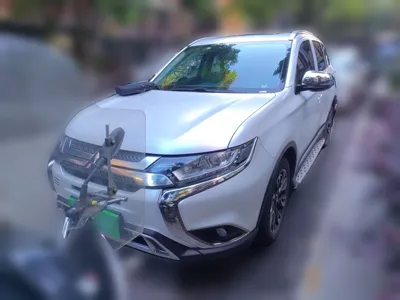 Mitsubishi Outlander · 2020 год
