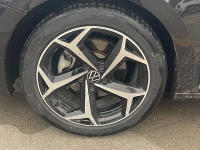 Volkswagen Passat 2023, 25000 км, за 14608.35 USD - фото 6