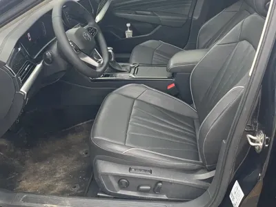 Volkswagen Passat 2023, 25000 км, за 14608.35 USD - фото 9