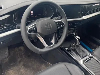 Volkswagen Passat 2023, 25000 км, за 14608.35 USD - фото 10