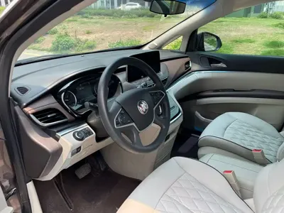 Buick GL8 2023, 80000 км, за 17677.59 USD