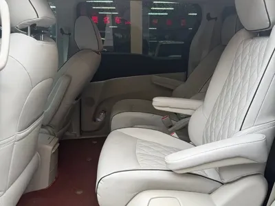 Buick GL8 2023, 80000 км, за 17677.59 USD - фото 7