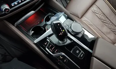 BMW 5-Series 2023, 24474 км, за 39006.59 USD - фото 9