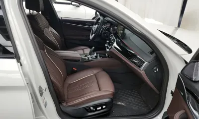 BMW 5-Series 2023, 24474 км, за 39006.59 USD - фото 11