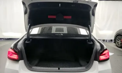 BMW 5-Series 2023, 24474 км, за 39006.59 USD - фото 20