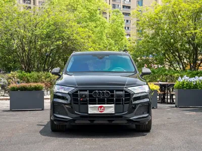 Audi SQ7 2025, 20000 км, за 99762.63 USD