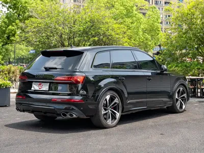 Audi SQ7 2025, 20000 км, за 99762.63 USD