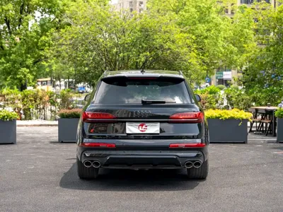 Audi SQ7 2025, 20000 км, за 99762.63 USD