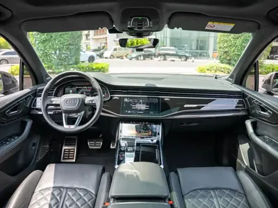 Audi SQ7 2025, 20000 км, за 99762.63 USD - фото 16