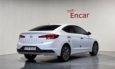Hyundai Avante 2019, 58789 км, за 8196.73 USD